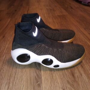Nike flight bonafide cargo khaki size 10.5
